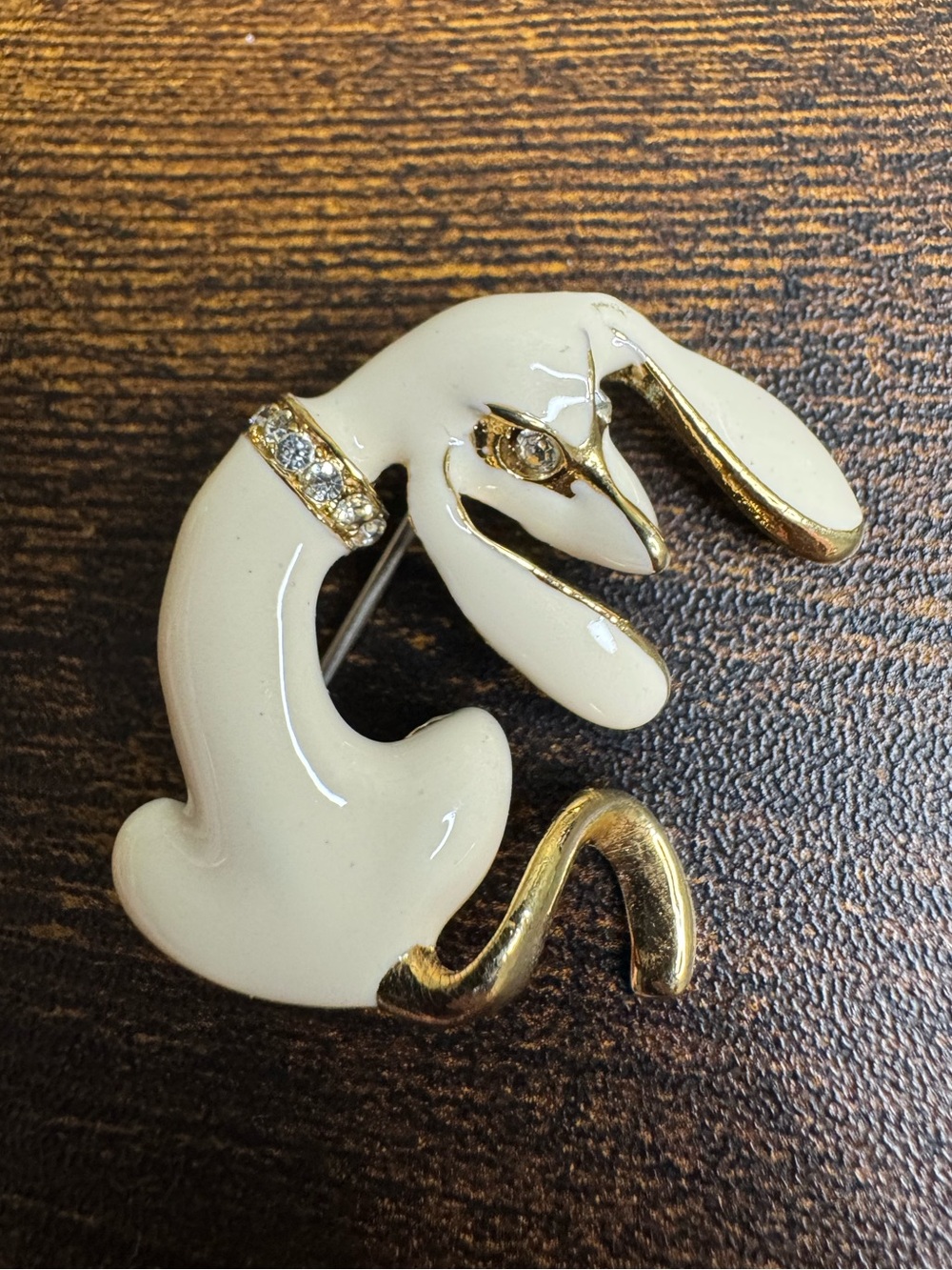 💚4/$20 Cream Enamel and Gold-Tone Dog Puppy Brooch Pin Sassy Saucy Attitude